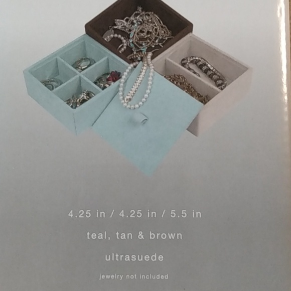 Stackable ultrasuede jewelry trays - Picture 3 of 3